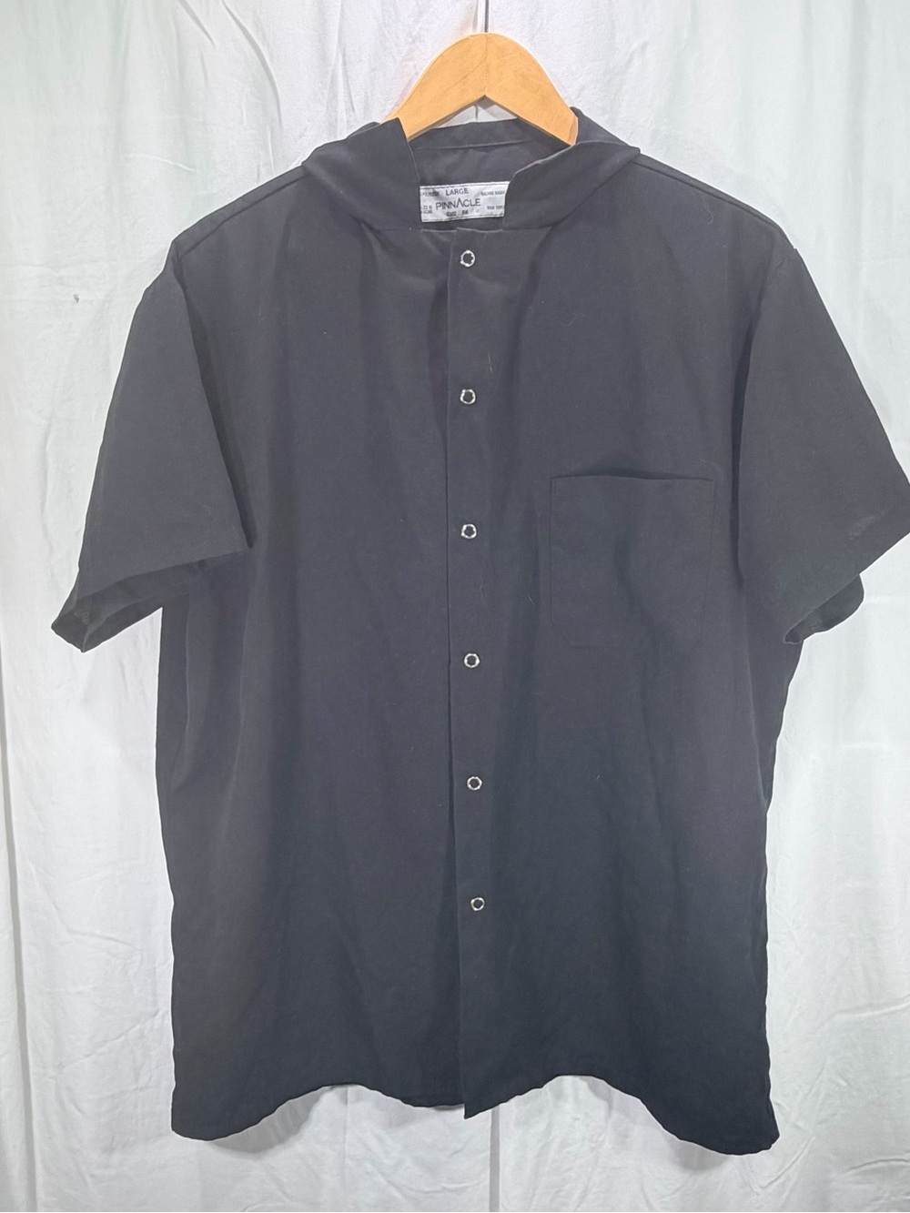 Men's Black Short-Sleeve Button-Down Shirt